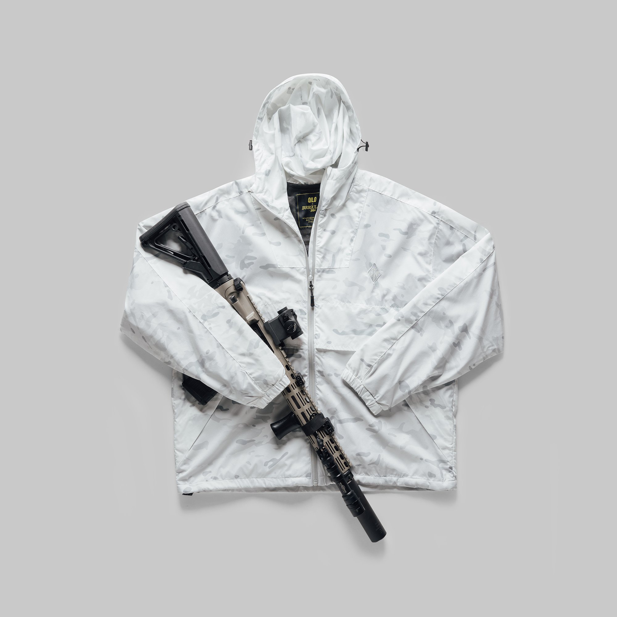 QILO x Irregulars Retro Windbreaker in Multicam® Alpine - QILO